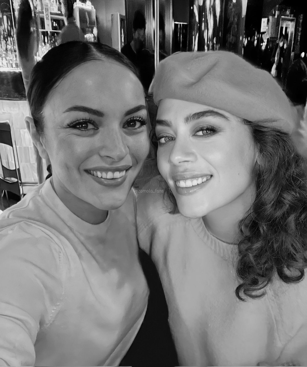 thequillss's tweet photo. Darısı sağdakinin gerçeğine..🌹❤
{ #Ezgimola #şebnembozoklu #demetevgar } https://t.co/apFfivXqih