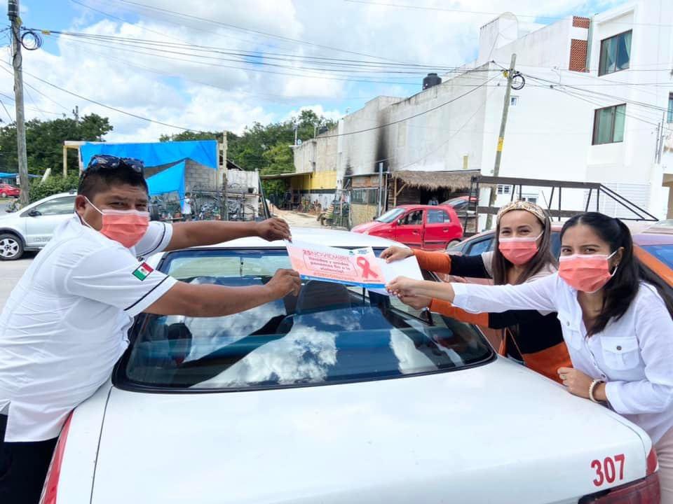 yennylopezqroo's tweet image. 🎗En el IQM delegación #Tulum seguimos realizando acciones encaminadas a generar conciencia y visibilizar la violencia contra mujeres y niñas, por tal motivo el día viernes 26 de noviembre colocamos microperforados a vehículos con el objetivo de llevar el mensaje a más personas.