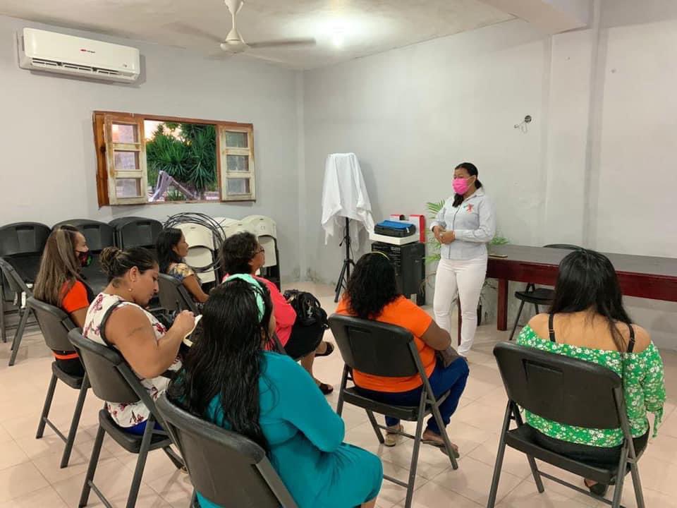 yennylopezqroo's tweet image. Con la finalidad de darle seguimiento a nuestras actividades de los 16 días de activismo, el IQM delegación #Tulum impartió el día de ayer en la comunidad de Francisco Uh May una platica de Derechos Humanos.