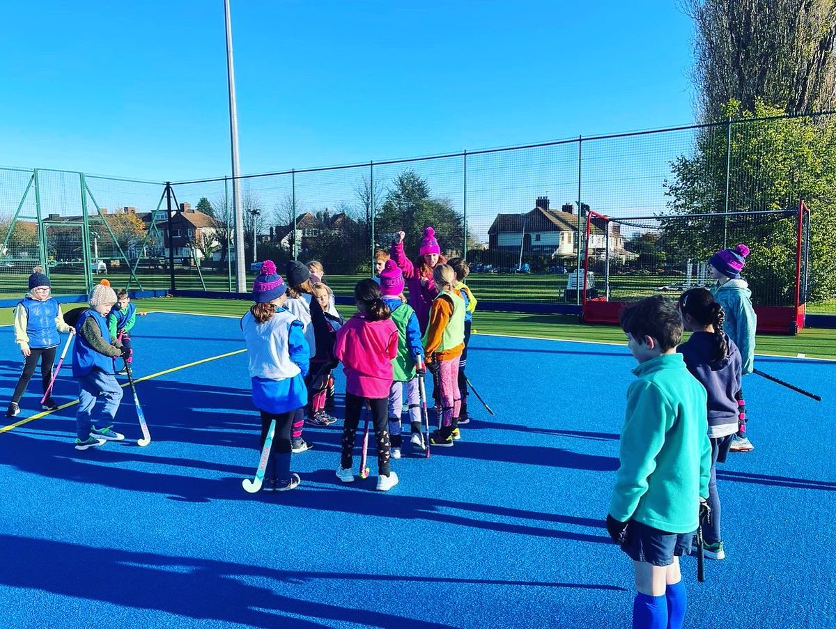 Such a beautiful day for hockey, cold but sunny! Yes, please more of these sunny days!

#panthershockey #juniorhockey #juniorhockeylife #fieldhockey #selondon #se4 #se6 #se14 #se23 #londonhockeyclub #londonjuniorhockey <a href="/EnglandHockey/">England Hockey</a>