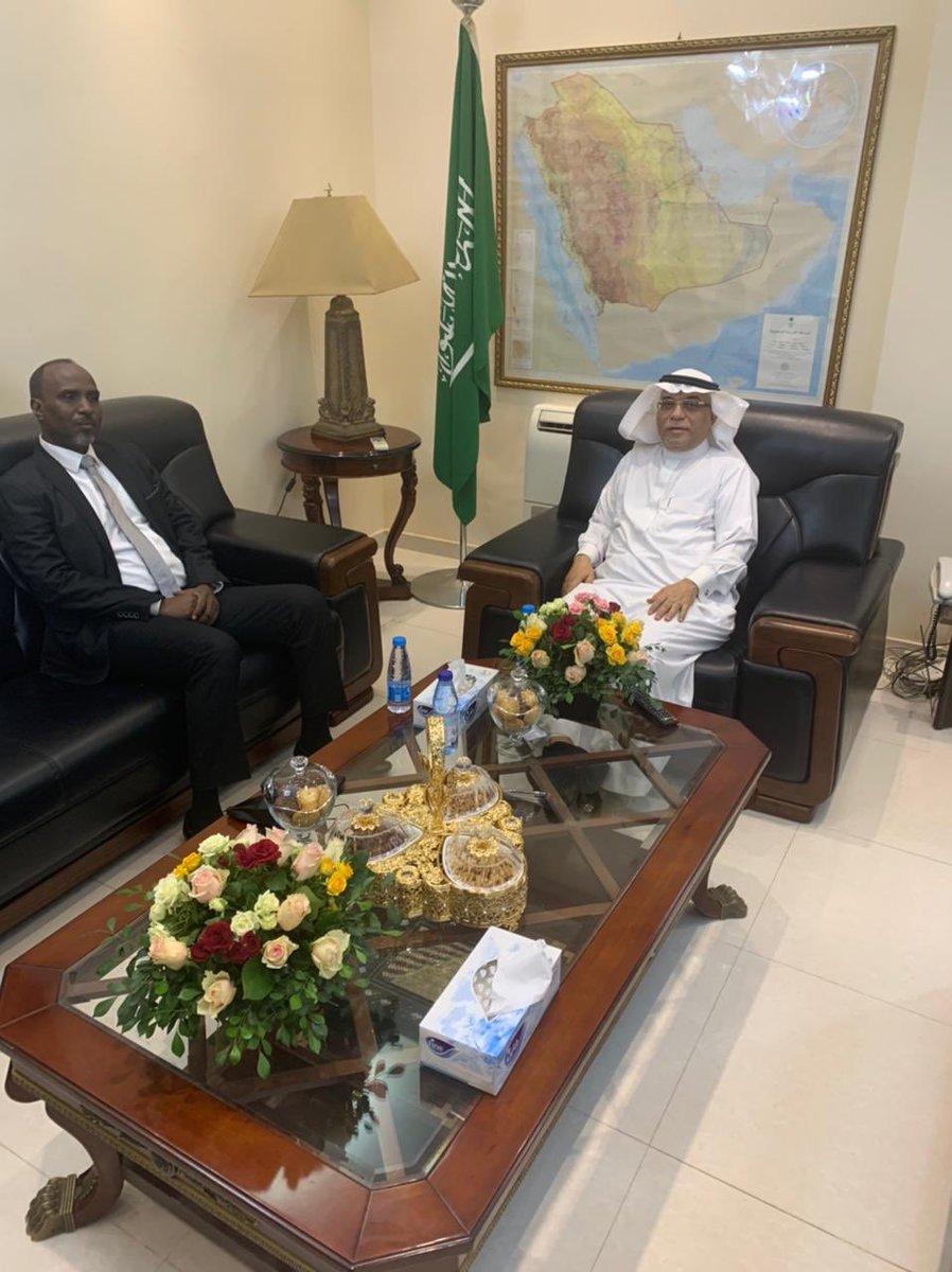 AJaafar900's tweet photo. إستقبل سعادة سفير خادم الحرمين الشريفين لدى السودان على بن حسن جعفر بمكتبه اليوم الأحد سعادة السفير عيسى خيري روبله سفير  دولة جيبوتي بالخرطوم.
وجري خلال اللقاء تبادل الإحاديث الودية وبحث العلاقات الثنائية والقضايا ذات الإهتمام المشترك. https://t.co/LWx8wkGtbJ
