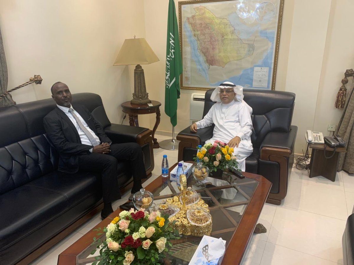 AJaafar900's tweet photo. إستقبل سعادة سفير خادم الحرمين الشريفين لدى السودان على بن حسن جعفر بمكتبه اليوم الأحد سعادة السفير عيسى خيري روبله سفير  دولة جيبوتي بالخرطوم.
وجري خلال اللقاء تبادل الإحاديث الودية وبحث العلاقات الثنائية والقضايا ذات الإهتمام المشترك. https://t.co/LWx8wkGtbJ