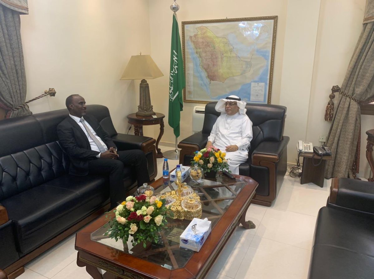 AJaafar900's tweet photo. إستقبل سعادة سفير خادم الحرمين الشريفين لدى السودان على بن حسن جعفر بمكتبه اليوم الأحد سعادة السفير عيسى خيري روبله سفير  دولة جيبوتي بالخرطوم.
وجري خلال اللقاء تبادل الإحاديث الودية وبحث العلاقات الثنائية والقضايا ذات الإهتمام المشترك. https://t.co/LWx8wkGtbJ