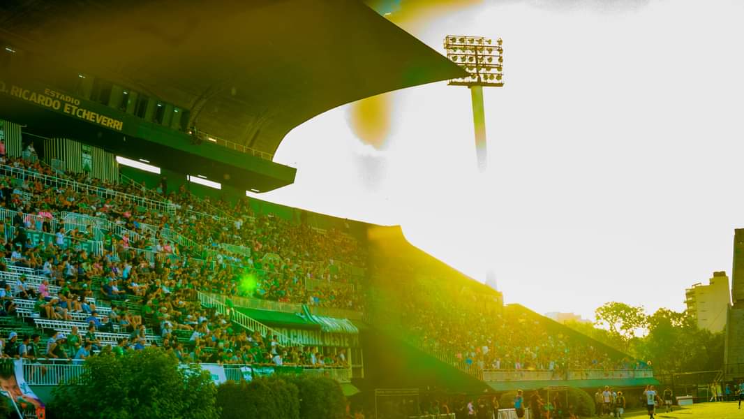 FerroOficial's tweet photo. ❗ Información sobre las entradas para el partido

👉🏼 No se venderán populares: Ingresan socios/as con cuota al día
✅ Venta de plateas para socios/as a $2.000, este lunes de 10 a 20, en la Oficina de Socios de Avellaneda 1240
⚠️ Socios/as podrán retirar plateas para allegados/as https://t.co/sXwHgxvU3Y