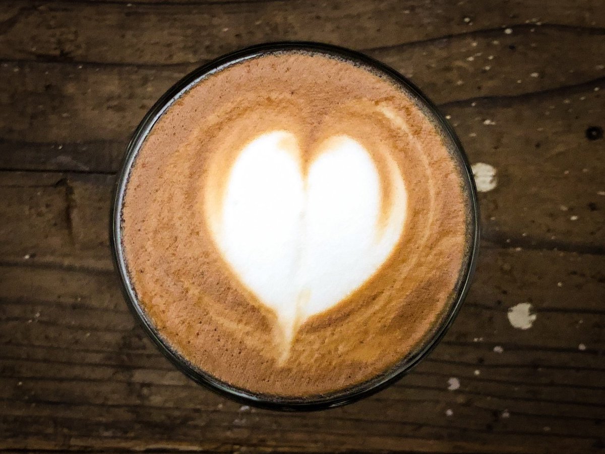 NGC_2020's tweet photo. NGC(Nature Guerrilla Coffee)

Espresso Blend Type-S (Fist Bamp Coffee roastery)
Espresso

本日のアート

大きさは◎
形はまあまあ
場所も◎
ミルクのフォームの具合が…イマイチ？

本日も漏れなく
美味いんですよ！

※NGC画 
そろそろハートを名乗りたい
アサガオの双葉 https://t.co/uZcu3LcFju