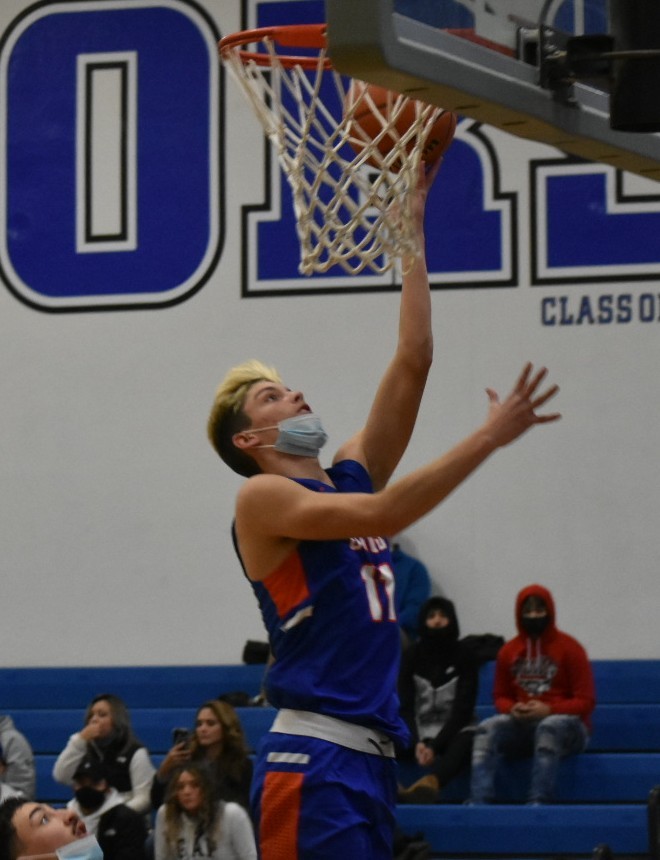 Congratulations to GK's Alec Golembiewski and Jake Oates for being named to the Elgin Westminster All-Tournament Team!  Alec was also honored by all the coaches in attendance as the Tournament's Most Outstanding Player!