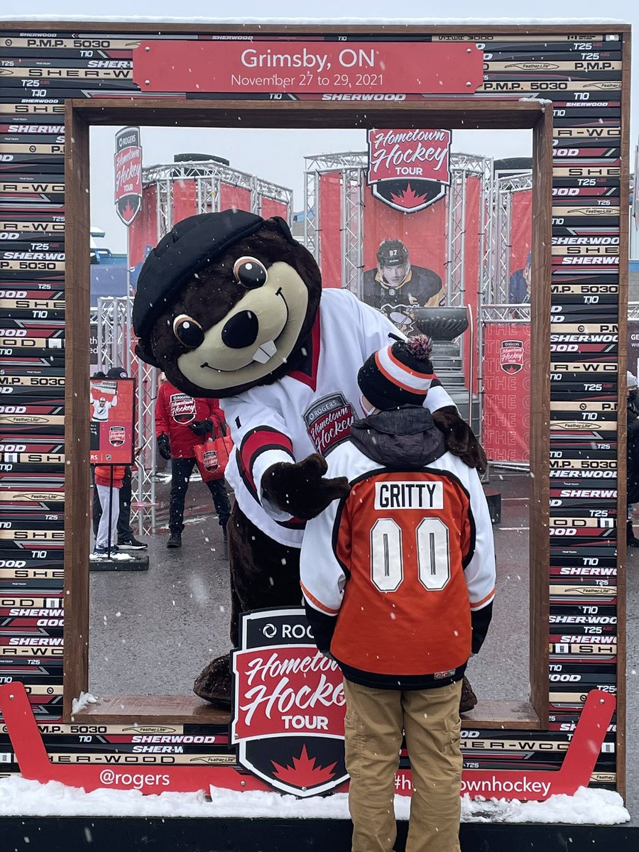PattiPort67's tweet photo. @hometownhockey_ Hank loves him some Gritty!!!! https://t.co/VBlwEaLYuH