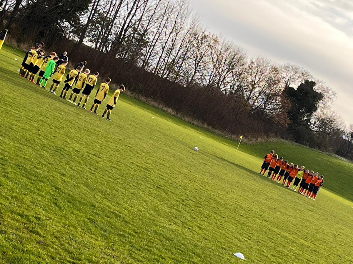 Isafootballclub's tweet photo. Our teams remembering Gary Speed. 

It is important for our players, coaches and parents to know the importance of sharing and talking. #itsGoodToTalk #GarySpeed @samaritans 

https://t.co/lorAPxhVKC https://t.co/Rsy6VYzR3u