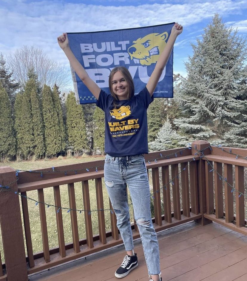Chan_GirlsGolf's tweet photo. CONGRATS to BROOKE STELLMAKER for committing to Buena Vista University to continue her golf career!! A VERY bright future is ahead for Brooke! We are all so proud of her! Go Beavers! https://t.co/wpjZjsNF8y