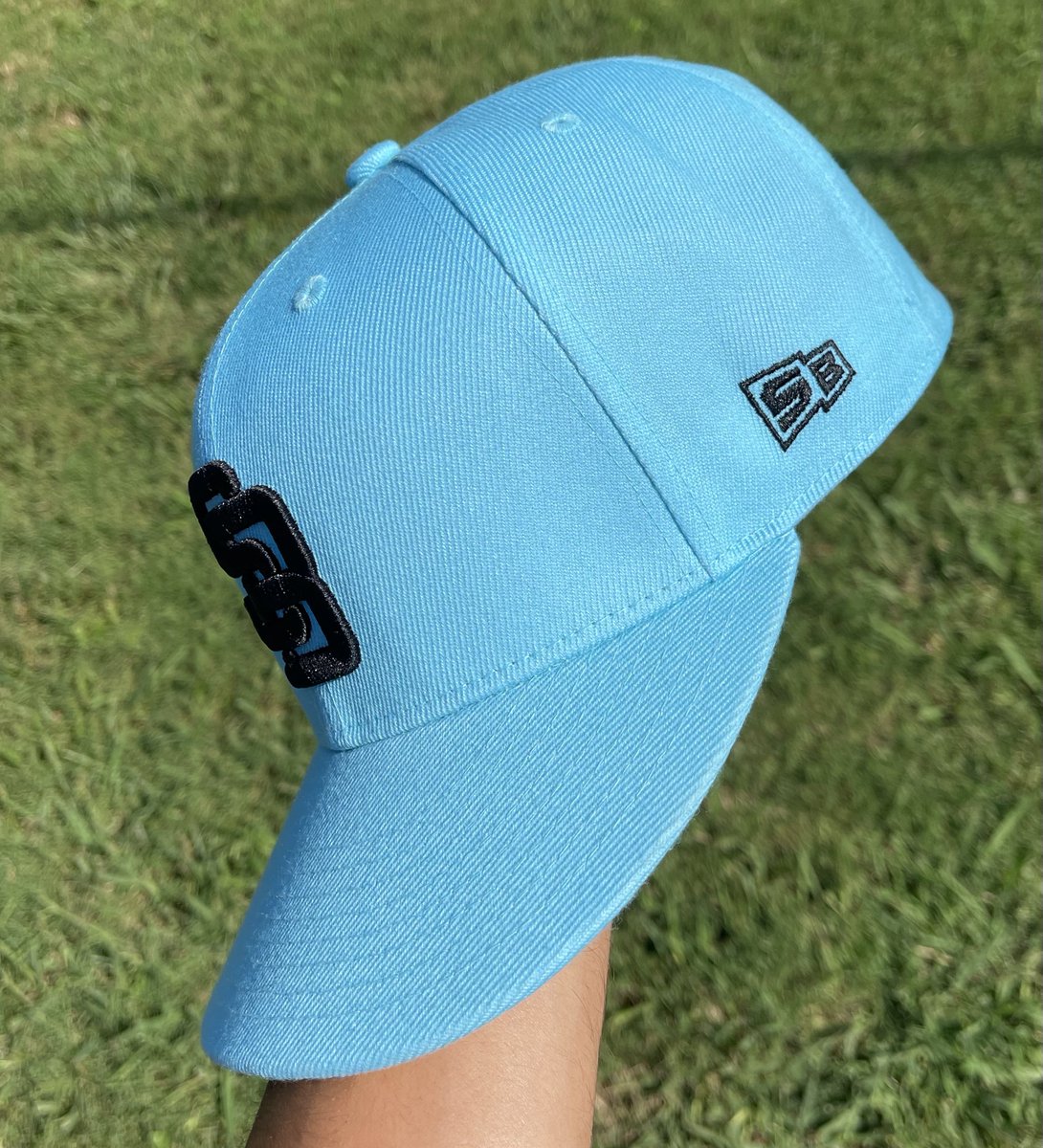 Earls23's tweet photo. Takes $0 and 1 second to RT 

$20 hats and more colors otw https://t.co/ImjrXBsVvL