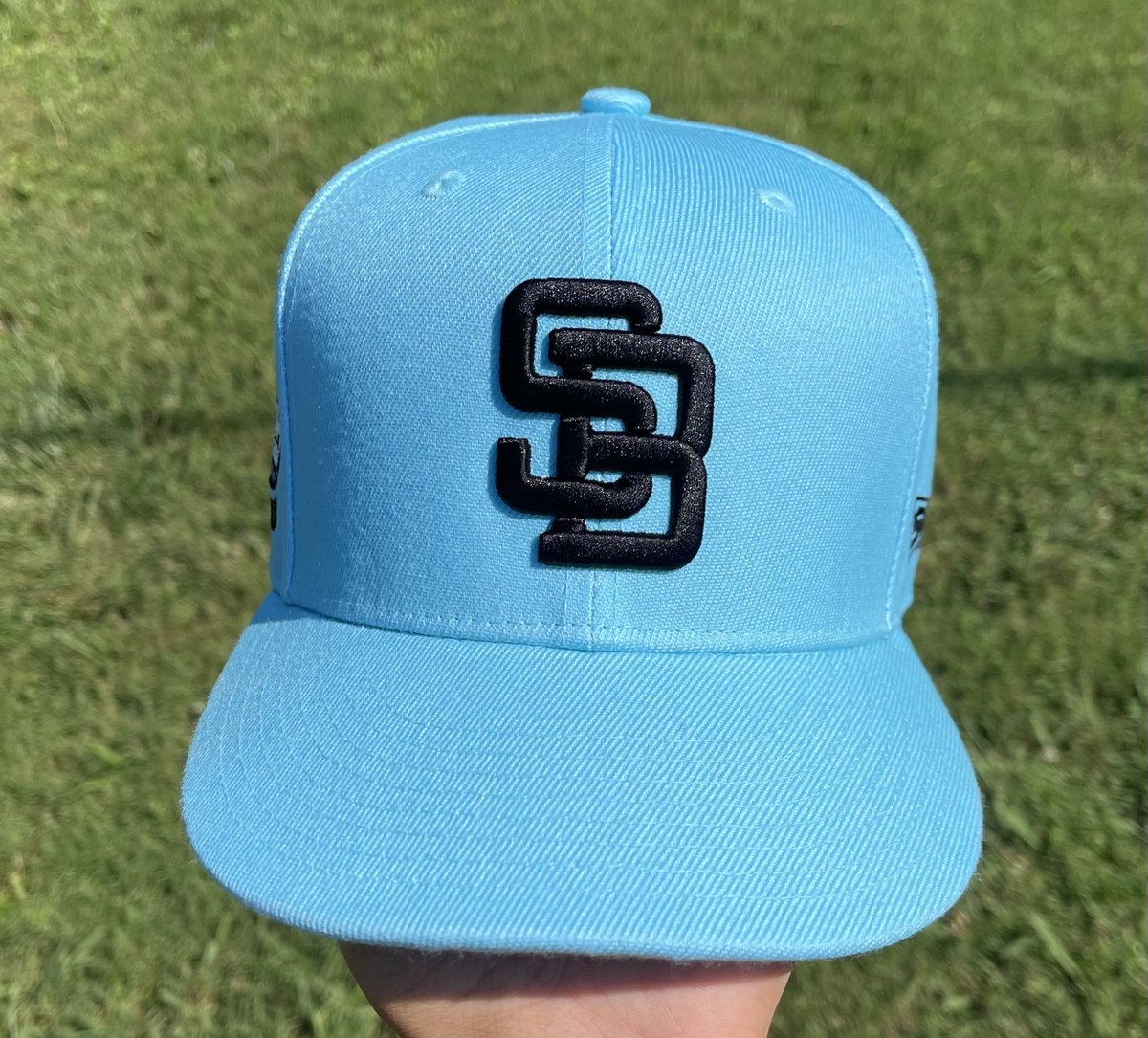 Earls23's tweet photo. Takes $0 and 1 second to RT 

$20 hats and more colors otw https://t.co/ImjrXBsVvL