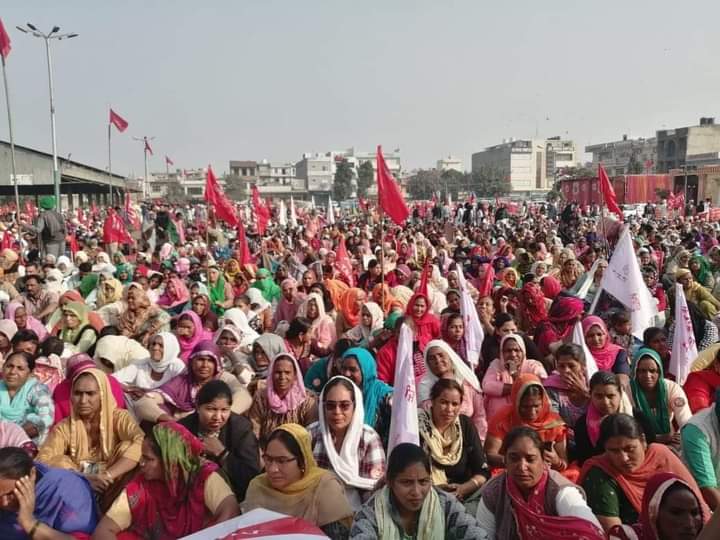 SDey83's tweet photo. The Punjab Bachao Sanyukt Morcha (#PBSM) comprising of 35 #Left wing mass organizations of employees, laborers, farmers, women, youth and students, held a grand rally on November 28, 2021 in Ludhiana. https://t.co/1ANduPQCvV
