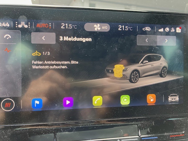 DanielHopkins2's tweet photo. @SEAT_News Fahre seit kurzem einen neuen Seat Leon eTSI. Tolles Auto - fährt sich klasse. Eigentlich.
ABER: Softwarequalität der ECUs und Zusammenspiel der Komponenten ist eine Katastrophe - häufige Ausfälle der Subsysteme und gegeneinander arbeitende Assistenzsysteme. Schade! https://t.co/Nw30gFnz1g