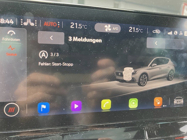 DanielHopkins2's tweet photo. @SEAT_News Fahre seit kurzem einen neuen Seat Leon eTSI. Tolles Auto - fährt sich klasse. Eigentlich.
ABER: Softwarequalität der ECUs und Zusammenspiel der Komponenten ist eine Katastrophe - häufige Ausfälle der Subsysteme und gegeneinander arbeitende Assistenzsysteme. Schade! https://t.co/Nw30gFnz1g