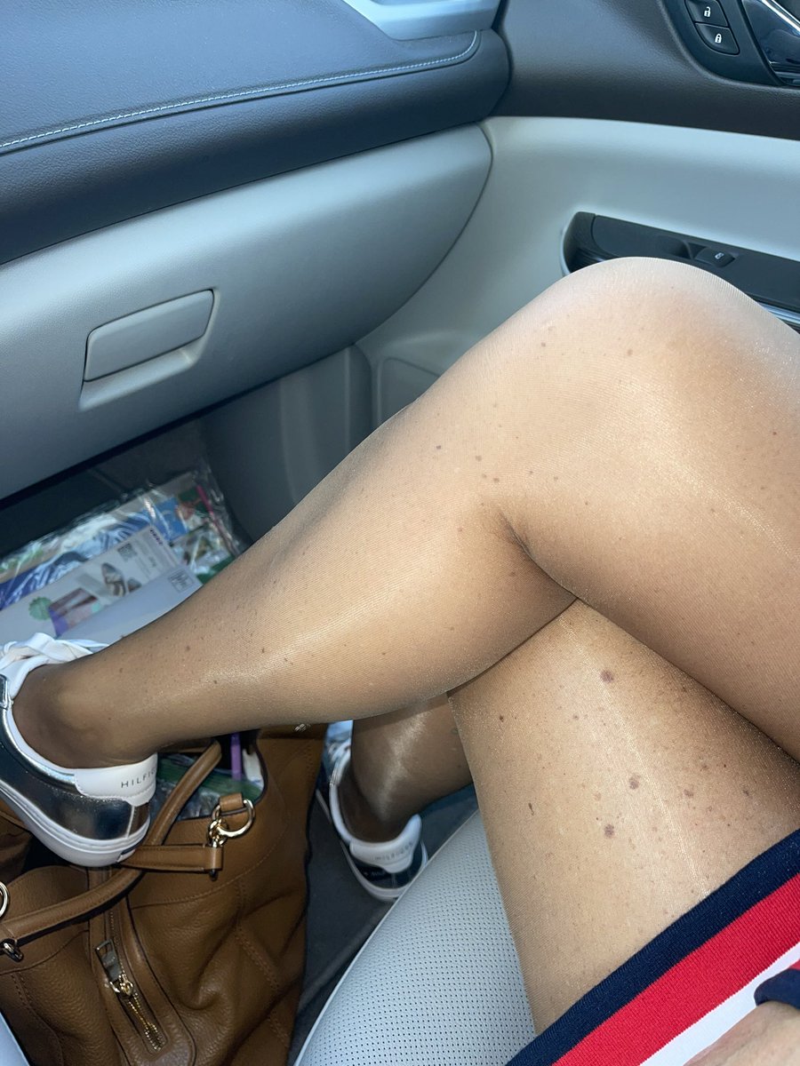 SouthernLegscom's tweet image. Happy Sunday! Another “shiny” day out with Riley!