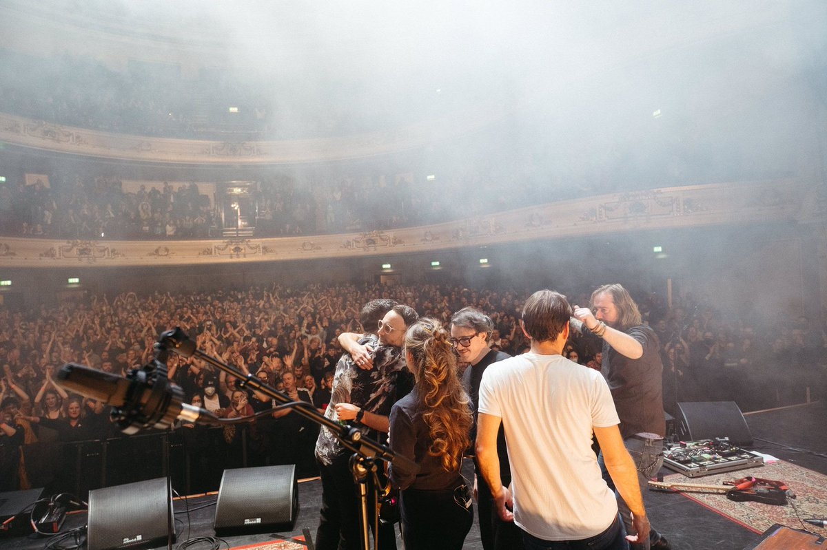 IdlewildtheBand's tweet photo. Can’t actually believe that these anniversary shows happened. Today it feels like a dream…

It was truly a magical feeling to finally be at @theusherhall in Edinburgh with the whole idlewild family band gathered to play our music... https://t.co/602ssg2DtY
