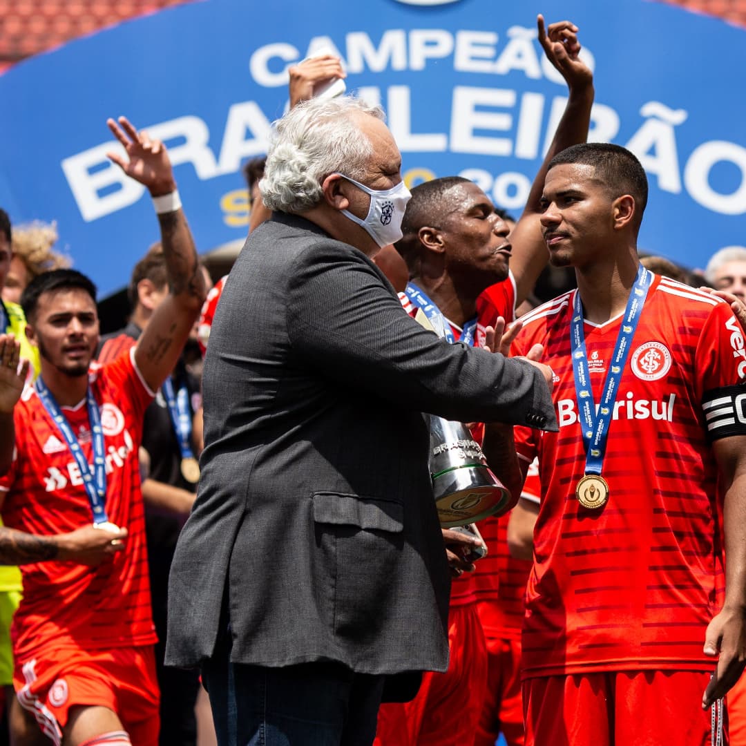 CBF_Futebol's tweet image. Parabéns ao @SCInternacional pelo título do Brasileiro Sub-20! 🏆⚽🇧🇷

Fotos: Marco Galvão / CBF