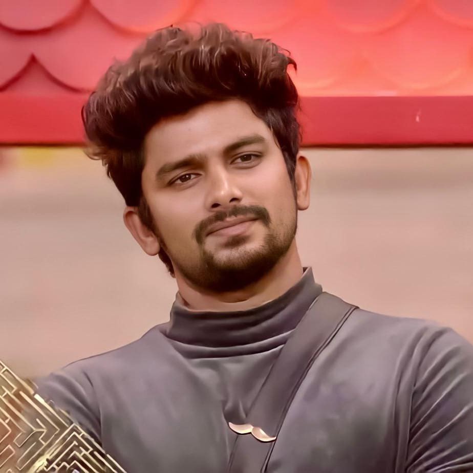 saivenuu's tweet photo. Most Cunning maachaa in The house 
After Ravi Elimination acting like 
kamal hassan 🎭 
#Ravi  #BiggBossTelugu5 https://t.co/Ololr6qso8