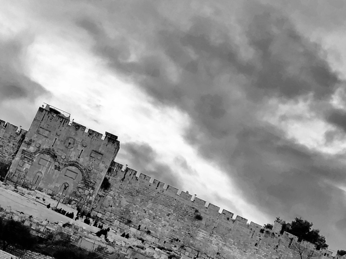 HolyRoyalFamily's tweet photo. @Israel @IsraeliPM @IsraelMFA @israelpolice @IDF @KnessetIL Happy #Hanukkah everyone, with #love from your #HolyRoyalFamily #HouseOfJudah. Richard 8ن of the #LineOfDavid https://t.co/5Mg9VHsevB