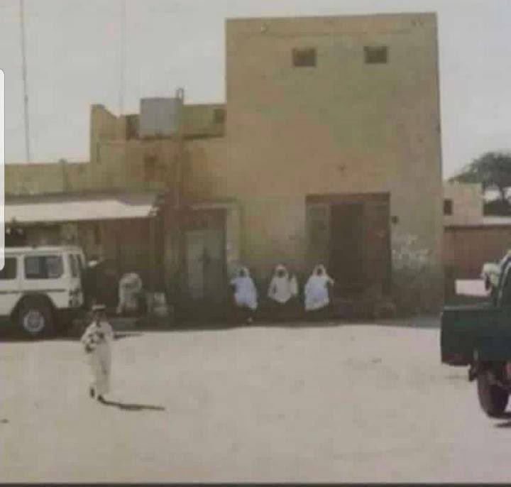 SaelQ's tweet photo. "احسب عمار الدار ياسعود جدران
وأثر عمار الدار ياسعود أهلها" https://t.co/12dqry8nE7