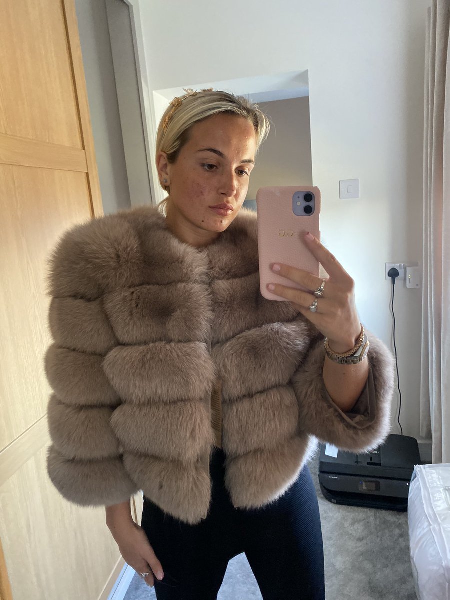 gracegrahamxx's tweet photo. @dressedbygg on Instagram takes 2 seconds to support a small business🥰 https://t.co/BcYwB5tIrY