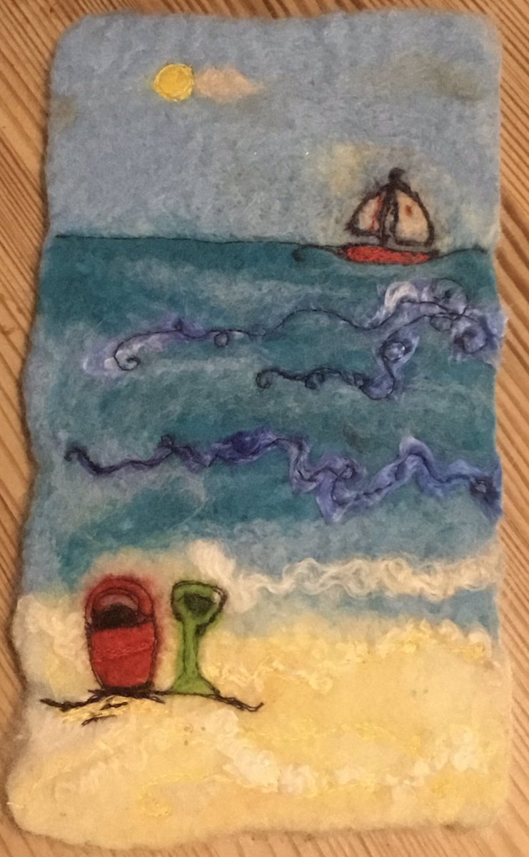 creative_helen's tweet photo. I’ve listed some new Felt &amp; Embroidered Art in my Etsy shop. Have a peek if you’re looking for unique, colourful gifts for a friend or your own walls. ☀️ (link in bio) #uniquegifts #handmade #handmadeuk #handmadedevon #feltart #felting #textileart #textiles #textileartwork https://t.co/xQnnwqXyka
