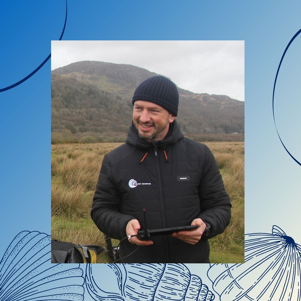 This week we talk with Richard Lilley (@rjlilley) also known as RJ, who is passionate about education, particularly marine science communication and outdoor learning. He is interested in the role of seagrass meadows and is one of the founders of <a href="/ProjectSeagrass/">Project Seagrass</a> 🌊