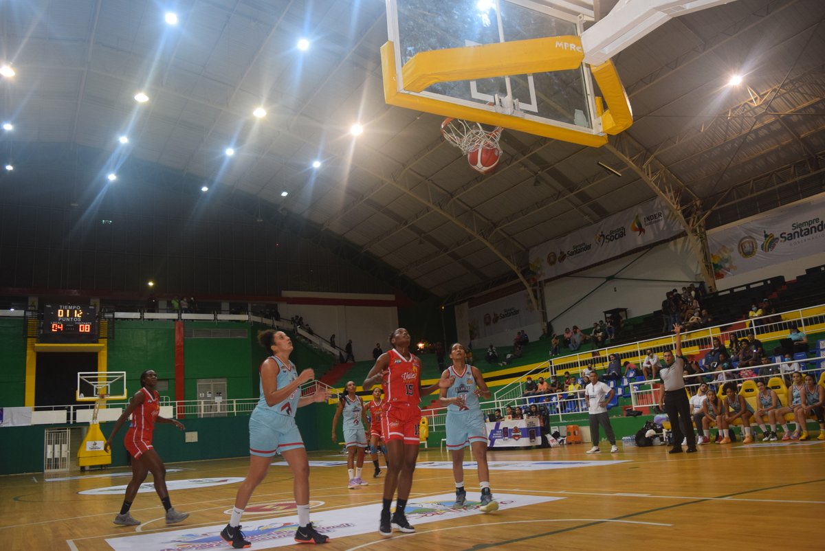 BasketColVAVEL's tweet photo. Resultados juegos #LSBF 2021 de @Fecolcesto Fase II - Fecha 1 (26 noviembre)

Cuad. A:
✅Guerreros Bogotá  60-56 Power Manizales.
✅Indeportes Antioquia 76-38 Cundinamarca

Cuad B:
✅Atlantas Barranquilla 52-42 Valle Oro Puro
✅Hormigas Santander 58-49 U. de Medellín https://t.co/9TCjPpxZ8M