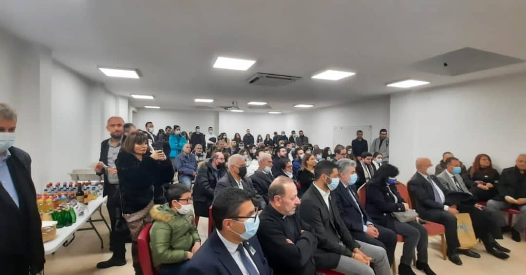 EliasHankach's tweet photo. "مهما كانت التحديات كبيرة في لبنان المواجهة مستمرة من أجل بناء لبنان الجديد الذي يحتضن شبابه ويمكّنهم من تحقيق أحلامهم فيه" خلال المشاركة في لقاء حواري مع الرفاق في مكتب شباب فرنسا بعد قداس بمناسبة ذكرى إستشهاد الوزير بيار الجميّل

https://t.co/nl9ZsXrf5M https://t.co/LyYILufYjK