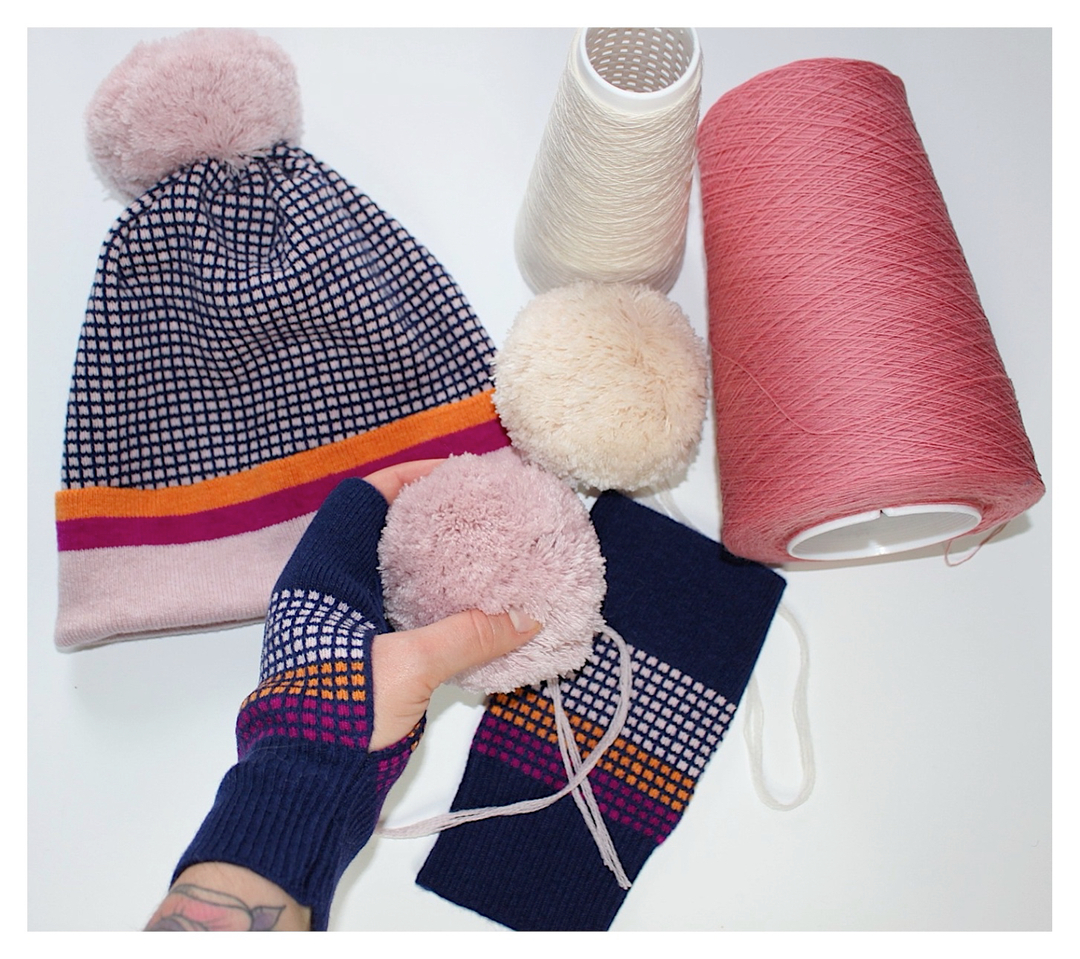 Packing orders and making more stock- THANK YOU so much for your orders again from the website, @priorbristol @vigourandskills @handmadeinbritain! 
I’ll do a post run after finishing the scarf that’s on the machine tomorrow. 
Wrap up warm, it’s ❄️❄️❄️snowing❄�