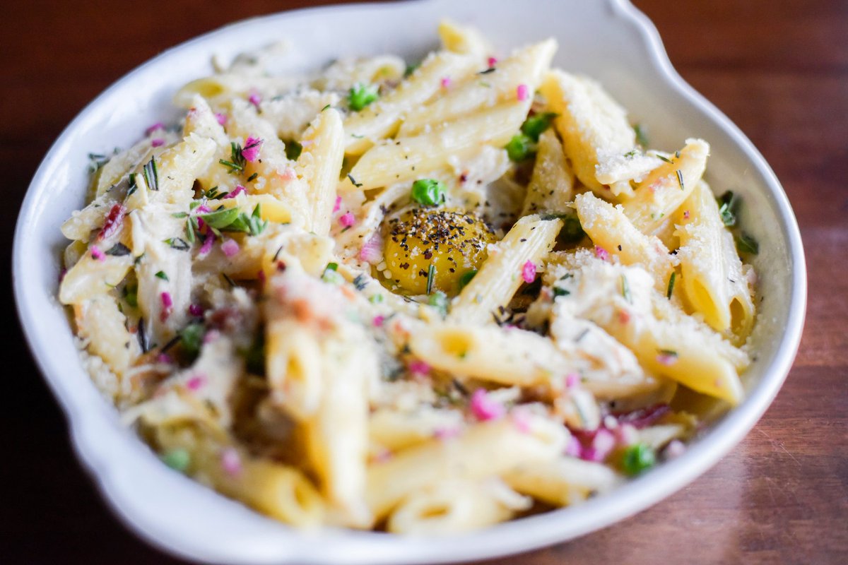 Try our latest featured item: Chicken Carbonara!

Pulled Chicken, Roasted Garlic Cream Sauce, Grilled Onions, Crispy Applewood Smoked Bacon, Peas, Egg, and Parmesan Cheese enterrium.info/items/chicken-…