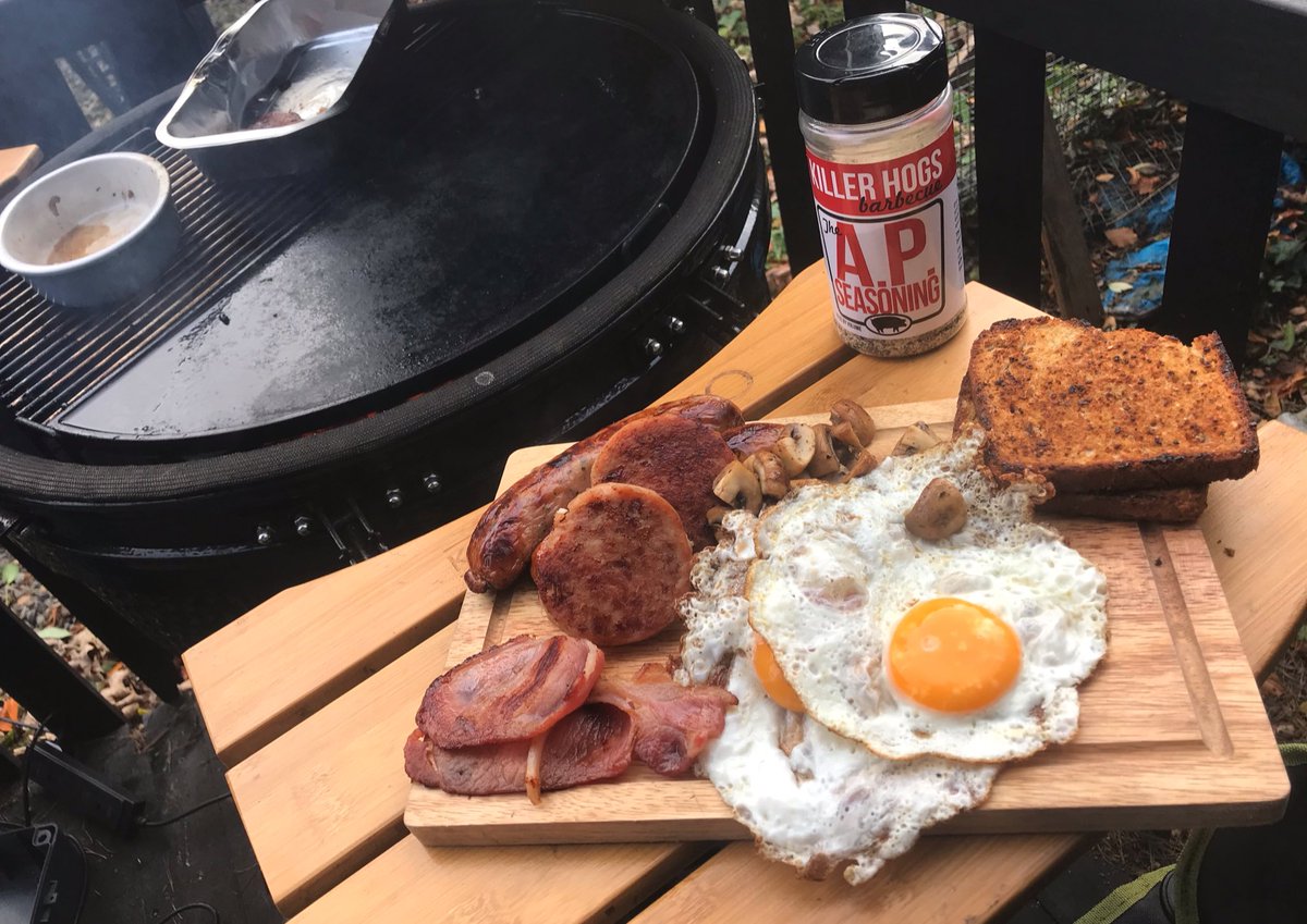 breakfastwarz's tweet photo. Ok folks here we go week 26 of #breakfastwarz and we did #FryUp 
On the left is @cperry617 and on the right is @jonkelly31  
Poll is in thread #breakfastwarz26 #BreakfastOfChampions https://t.co/KRmbB6QDel