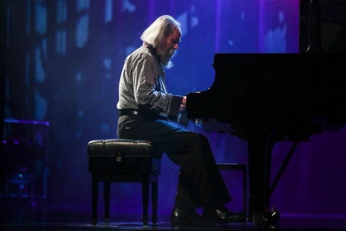 CiteMusicale's tweet photo. 📻🎧Merci @laurent_vilarem de donner la part belle aux concerts de la Cité musicale-Metz dans le #journaldelacreation sur @francemusique ! À l’honneur, la venue de @Lubomyr_Melnyk aux #Trinitaires le 30 novembre et aussi le @DiotimaQuartet à l’#ArsenalMetz le 2 déc. Bonne écoute! https://t.co/LrKO2K8NH5