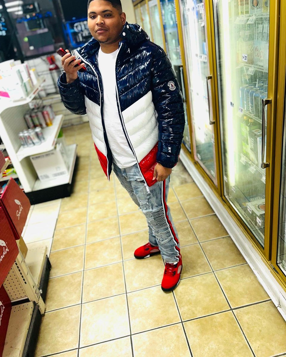 nigelgreen482's tweet photo. Betting against me Ion know where they getting the odds  #GoFast✍🏽💰 https://t.co/KxddO18lvh