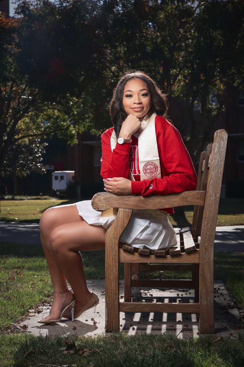 aniyadee's tweet photo. first generation. double major &amp; double degree. started a nonprofit… the list goes on. https://t.co/s2FNhxYSS1