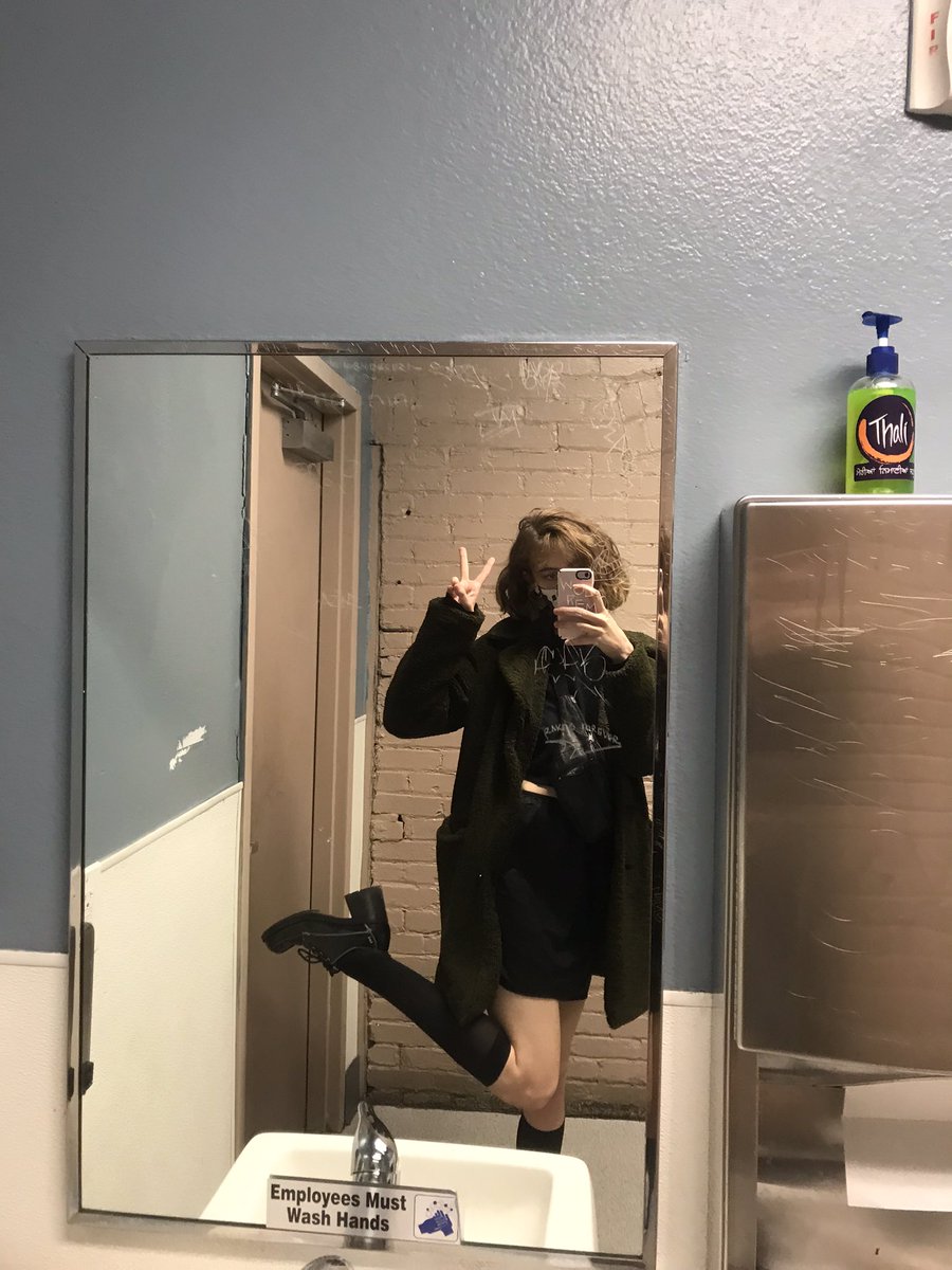 clairtitty's tweet photo. only decent photos i got from my birthday lol 💓🥳💓 https://t.co/5WQBTSPGT9