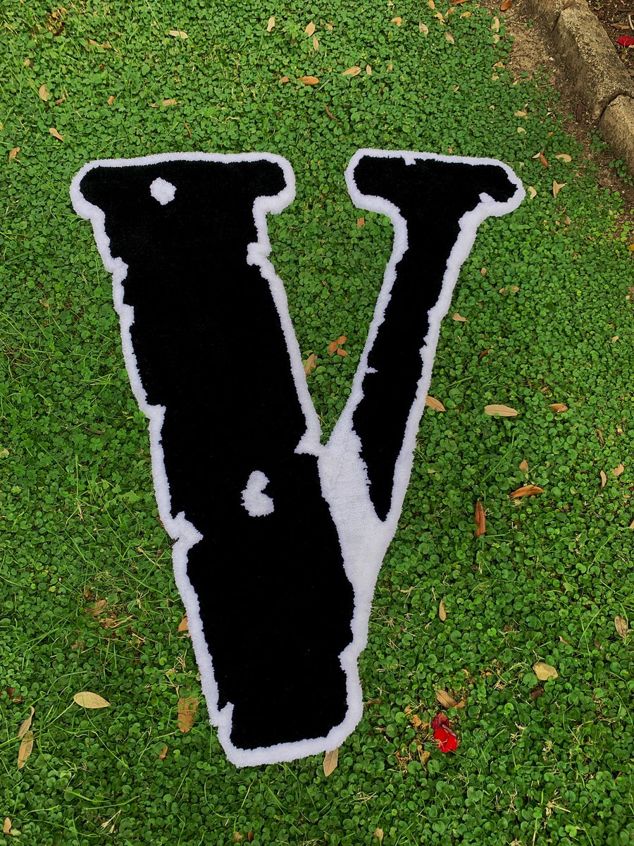 RugHeads's tweet photo. Vlone 🖤 https://t.co/KKqRuXPFQP