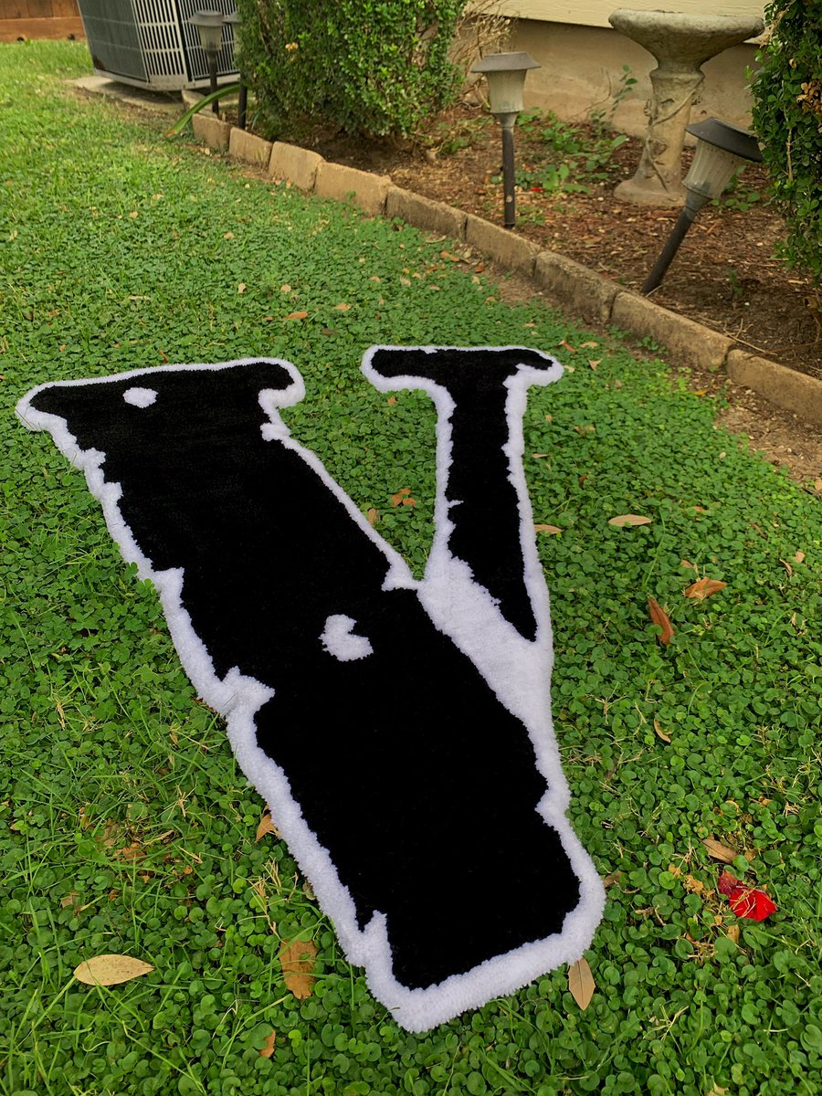 RugHeads's tweet photo. Vlone 🖤 https://t.co/KKqRuXPFQP