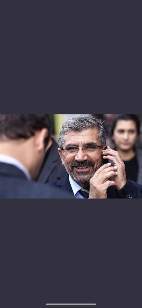 Tahir Elçi cinayetinde sanık kürsüsü 6 yıldır boş..

Hayatını demokrasi ve özgürlük mücadelesine adamış olan #TahirElçi’yi katledilişinin yıl dönümünde saygıyla anıyoruz.