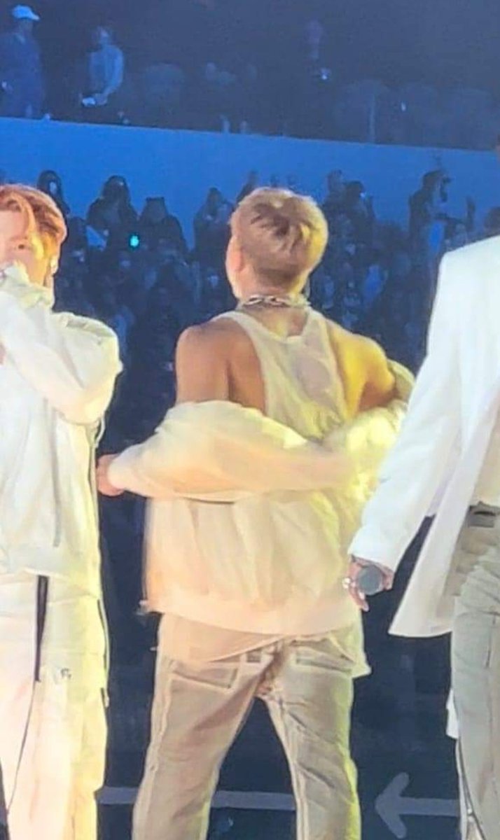 minvjkk's tweet photo. Aca mas fotos ^^ 

#PTD_ON_STAGE_LA  #BTSCONCERT https://t.co/tJVhOi3HjA