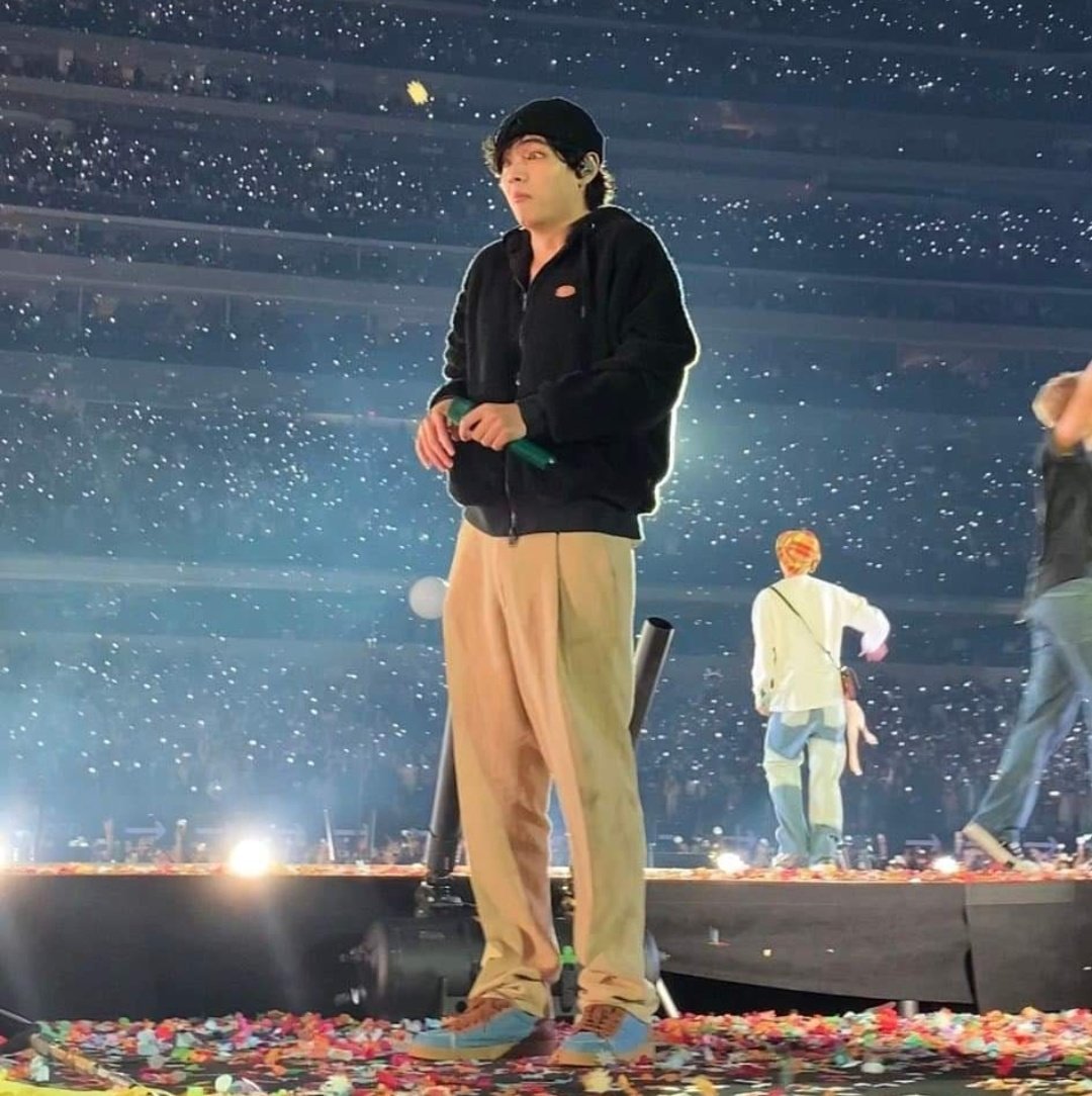 minvjkk's tweet photo. Aca mas fotos ^^ 

#PTD_ON_STAGE_LA  #BTSCONCERT https://t.co/tJVhOi3HjA