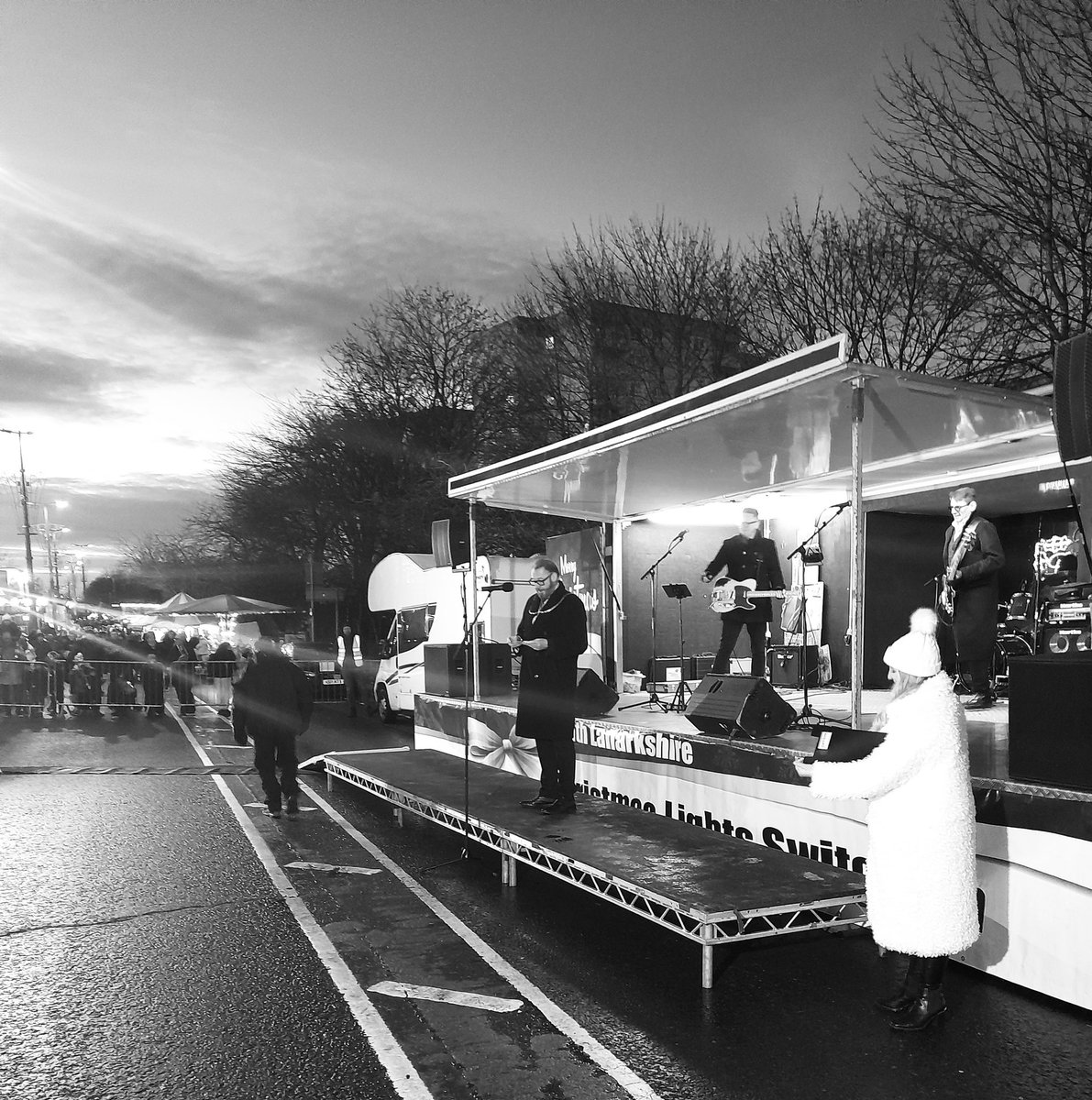 SLCProvost's tweet photo. With only 27 sleeps until #Santa sets off, it was great to attend #Cambuslang’s Christmas Lights Switch On today. A truly festive event - It's Beginning to Look a Lot Like Christmas! https://t.co/HzuYGsRBES