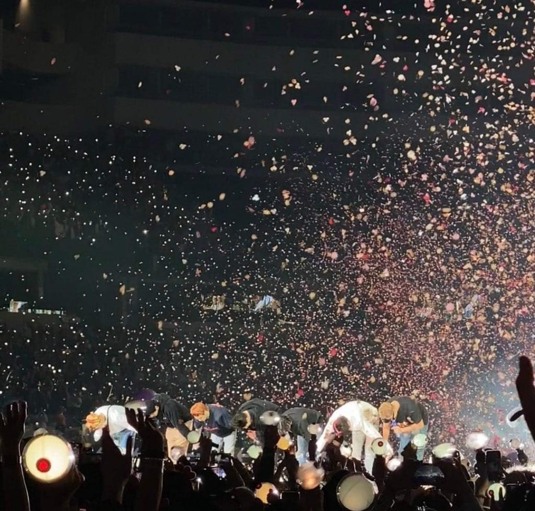 minvjkk's tweet photo. Mi casa <3 

#PTD_ON_STAGE_LA  #BTSCONCERT https://t.co/mBGB8EDb4q