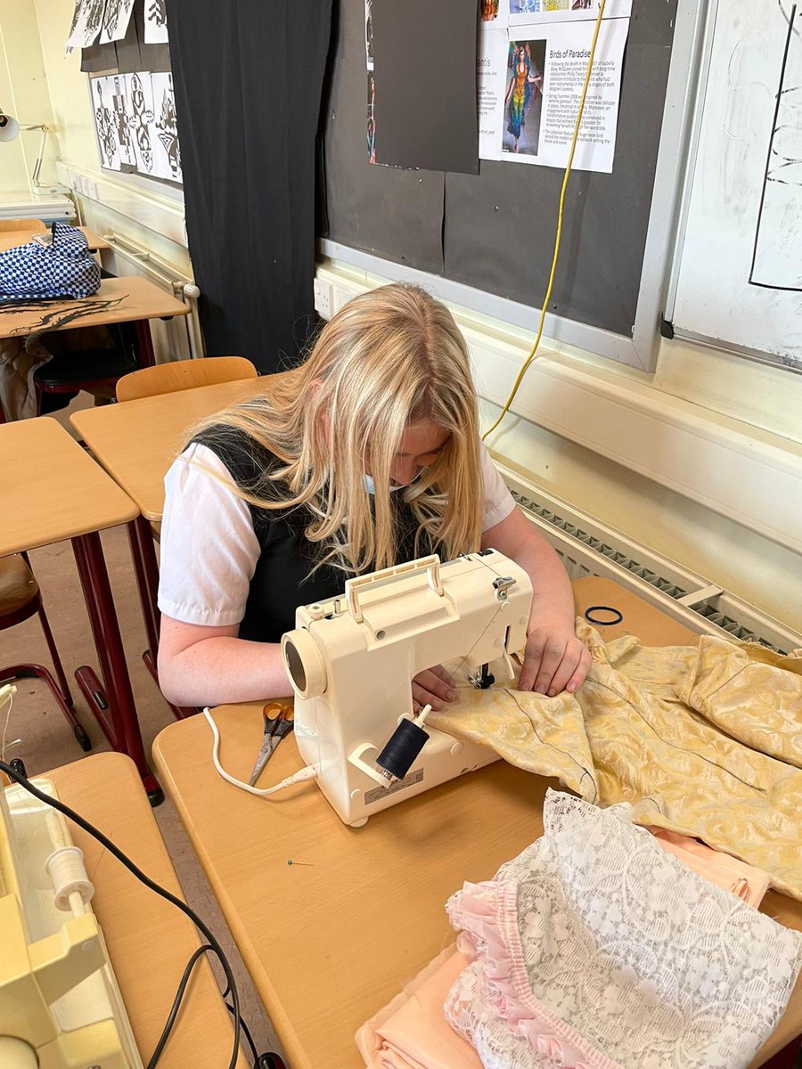 Becca in S5 hard at work learning how to use a sewing machine as part of her fashion design portfolio. A rewarding result when she saw her garment coming together. <a href="/singersewinguk/">singersewinguk</a> #learningnewskills #sewing #vintagesinger.