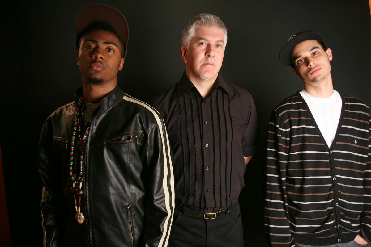 CapitalJazzClub's tweet photo. #NowPlaying, 'Black Magic', off the #VoodooFunkProject's *#US3 Presents: Deep In The Cut*. (2005). The #CapitalJazzClub984, with #JacobAsiyo & @KaimaMwiti.
Julian Crampton: Bass
Mike Gorman: Piano
Ed Jones: Saxophones
Geoff Wilkinson: Drums, Patches, Composer. https://t.co/3UoZLz6stC