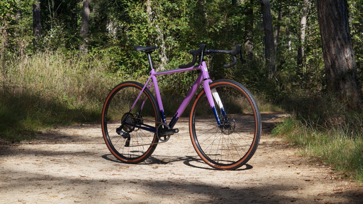 SRAMroad's tweet photo. This Wish One Cycles SUB with Force XPLR #eTapAXS sure makes you wish you had one. More on #XPLRcollection drivetrains with the new 10-44T cassettes and direct mount 1x cranksets: https://t.co/4HMfU8jrCC #XPLRcollection https://t.co/aZjGgFzzSv
