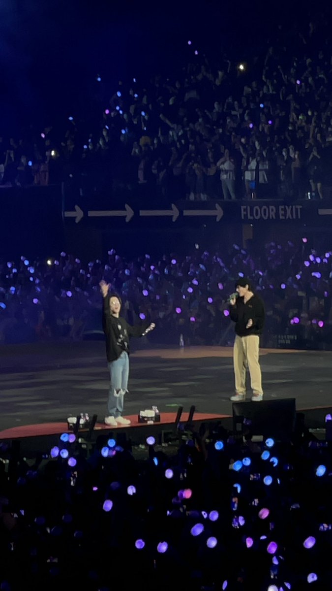 SoulmatesJMTH's tweet photo. checking my camera later,,, but heres 2 from my phone 🥺 also i have better seats tonight so i will get good photos 🤩 20211127 https://t.co/BgWSFZH1dZ
