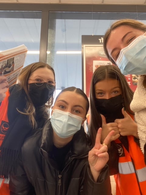 lyceejarennes's tweet photo. 40 étudiants de BTS ESF et de BTS tourisme ont participé ce week-end à la collecte alimentaire aux côtés des bénévoles du centre social de St Jacques de la Lande et de l'épicerie sociale du Rheu.
#lyceejarennes #collectealimentaire #centresocialdelalande https://t.co/svgyXvwJoj