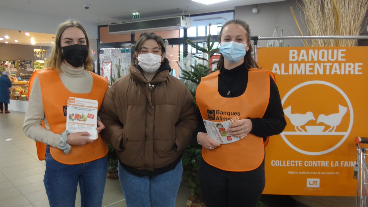 lyceejarennes's tweet photo. 40 étudiants de BTS ESF et de BTS tourisme ont participé ce week-end à la collecte alimentaire aux côtés des bénévoles du centre social de St Jacques de la Lande et de l'épicerie sociale du Rheu.
#lyceejarennes #collectealimentaire #centresocialdelalande https://t.co/svgyXvwJoj