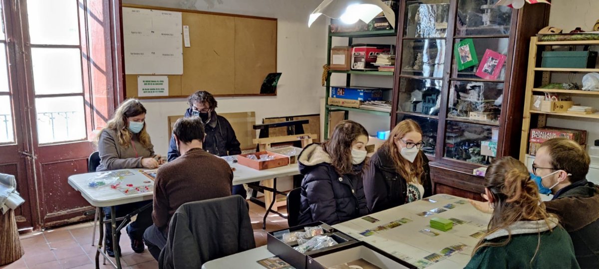 AjuntamentOlesa's tweet photo. 🔴 HAN TORNAT LES JORNADES DEL @CROMolesa!
Després d'una aturada de 2 anys, el CROM #OLESA ha tornat a organitzar avui diumenge unes jornades presencials de jocs de taula, WarGames i partides de rol.
✌️ Imaginació, diversió i enginy🧝♀️🧙♂️
#jocsdetaula #wargames #partidesderol https://t.co/7y8obwB2B8